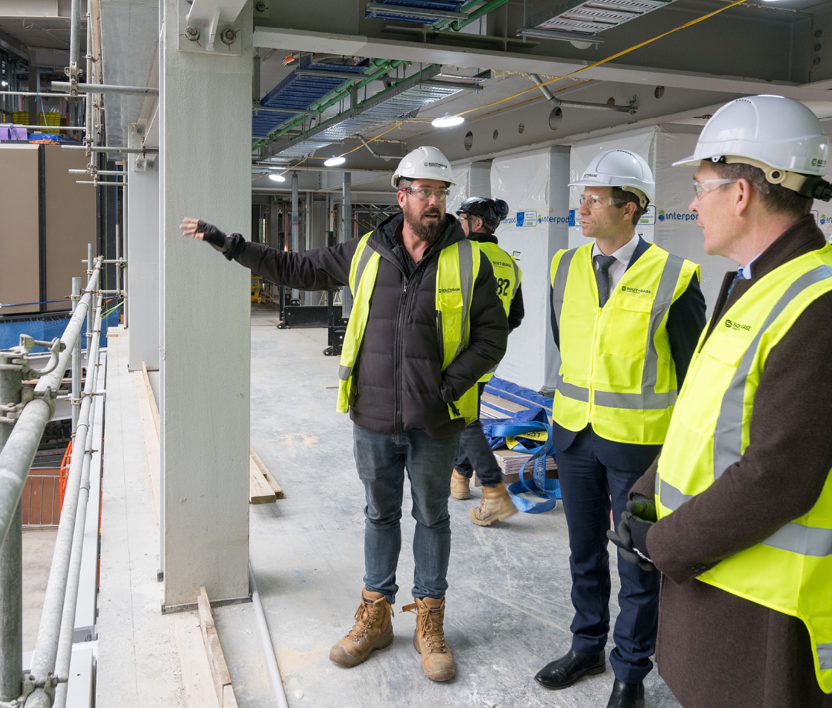 S82545 250514 Tupuārangi And Minister Visit V1 FA2