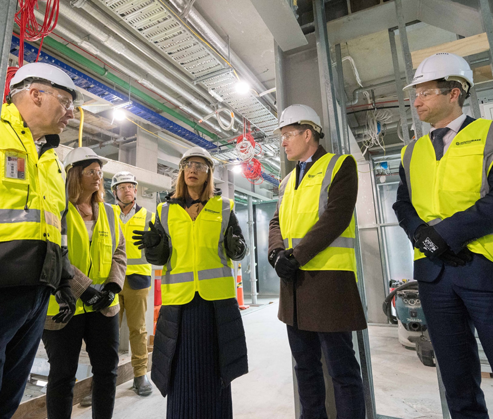 S82545 250514 Tupuārangi And Minister Visit V1 FA3